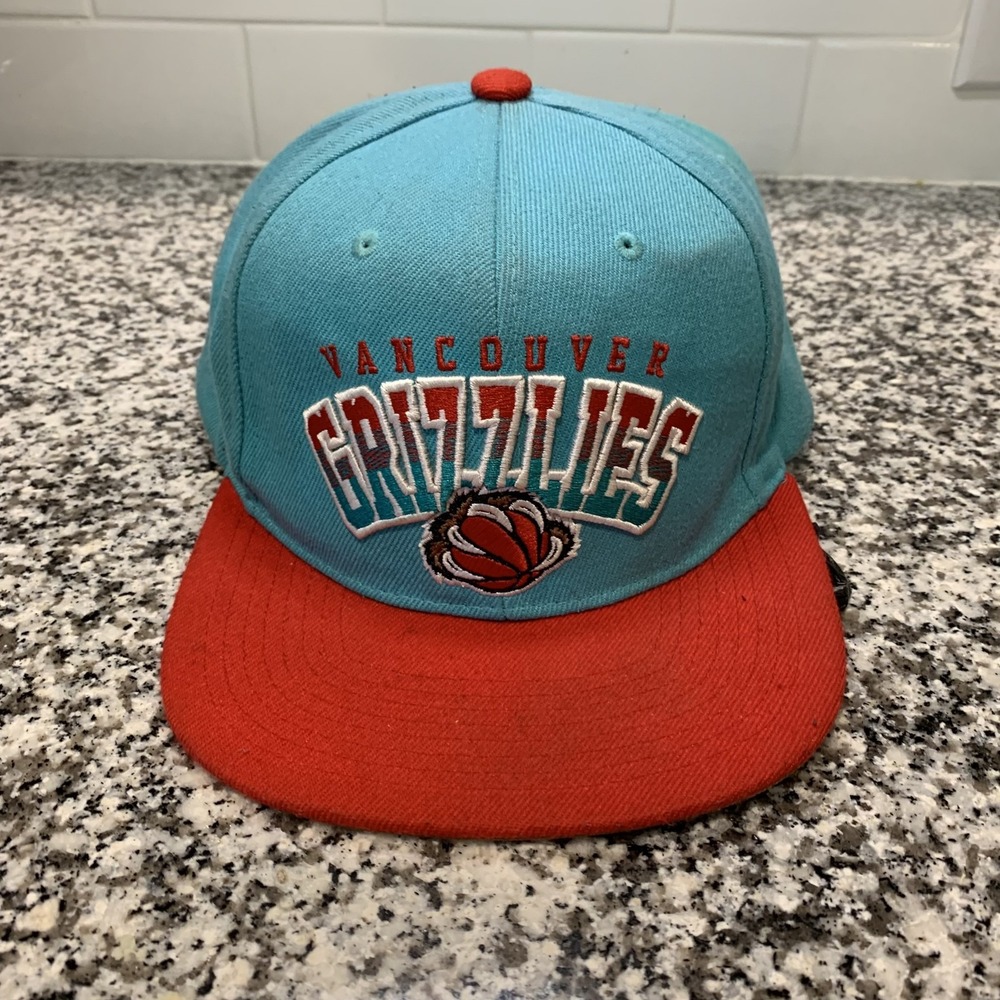 Vancouver Grizzlies Hat Cap Snap Back Mens One Size Blue Red NBA Mitchell & Ness